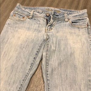 AE size 4 jeans. Wide boot cut leg.